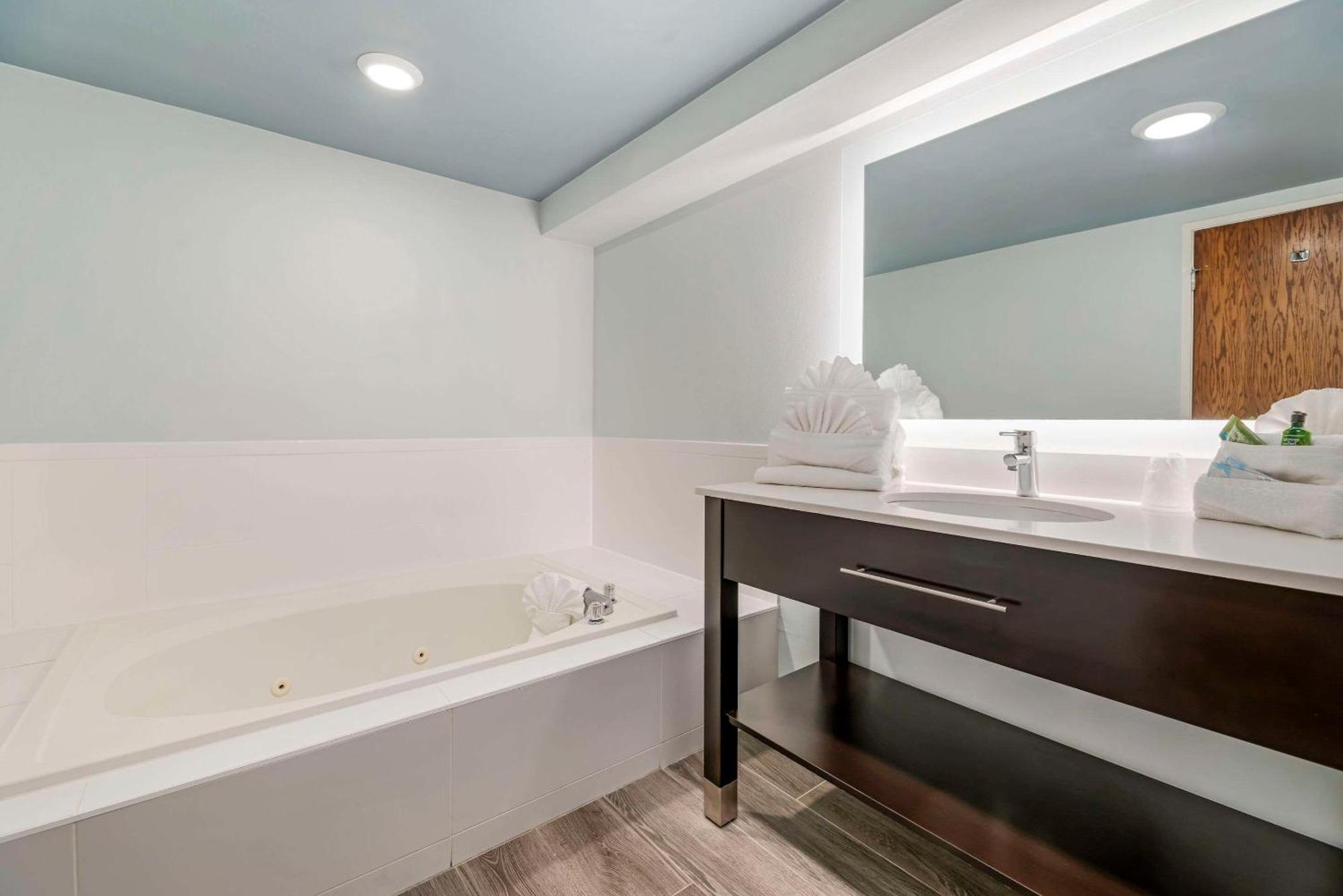 Hotel Heidel House And Conference Center, Ascend Collection Green Lake
